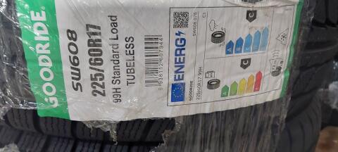Winterreifen 225/60R-17