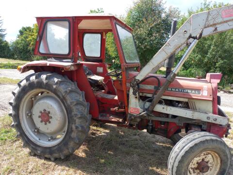 IHC 454 mit Frontlader