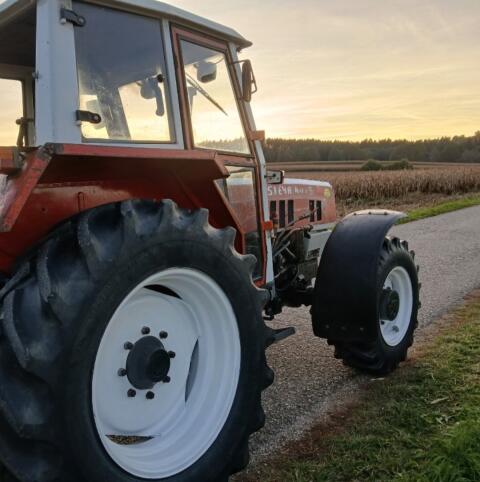 Traktor Steyr 8075 Allrad
