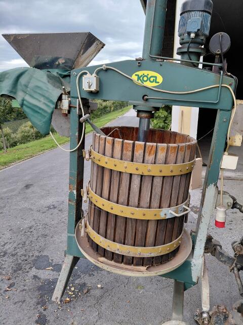 Obstpresse mit Obstmühle
