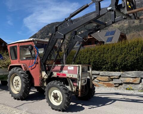 Steyr 40 Allrad mit Frontlader