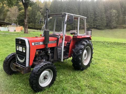 Massey Ferguson 240