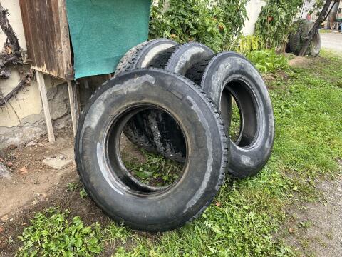 Anhängerreifen zu verkaufen 295/80R 22.5