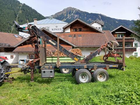 Forstanhänger mit Hiab 560Z Kran