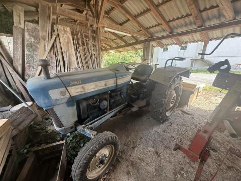 Ford Super Dexta 2000