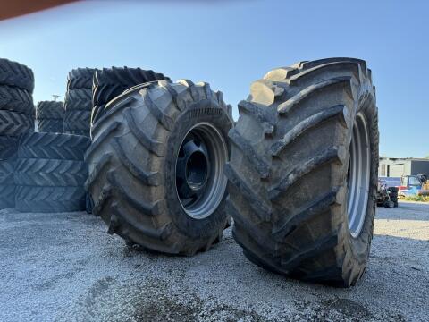 Traktor Räder 900/60R42 Trelleborg mit Felgen und Radgewicht