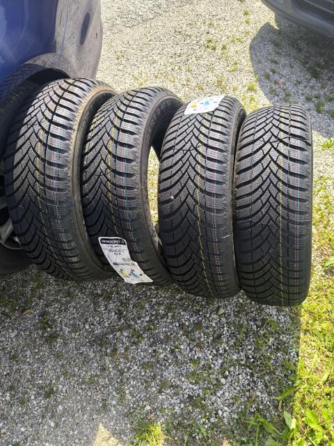 Winterreifen 195/65 R16