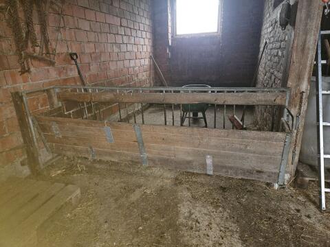 Stallung Ziegen, Schafe, Ponys