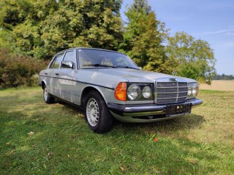 Mercedes W123 240D Auto.