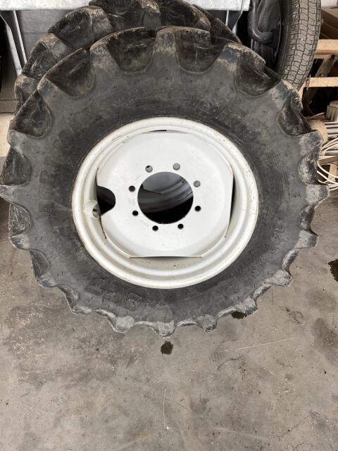 Kompletträder 340/85 R24