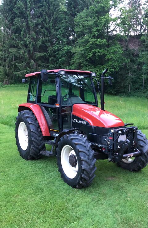 New Holland L75