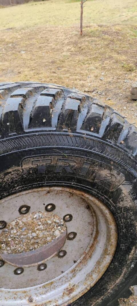 Kommunalräder NOKIAN TRI 2 400/80 R24 Unimog