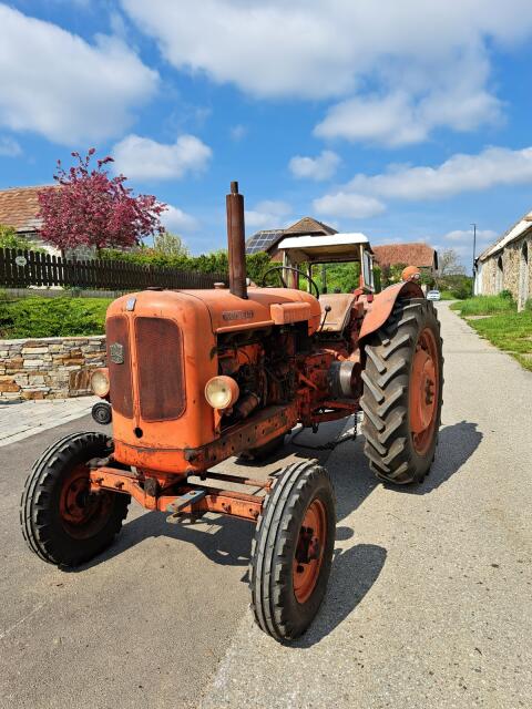 Nuffield Universal 4