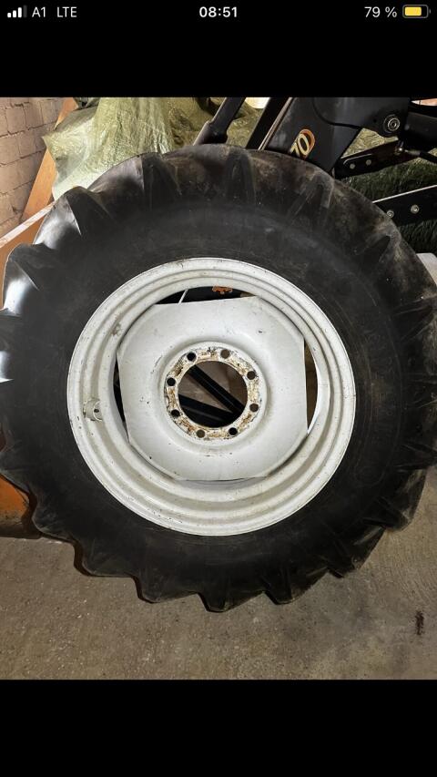 Steyr Felgen + Reifen 12x30 Felgen Reifen 380/85R30