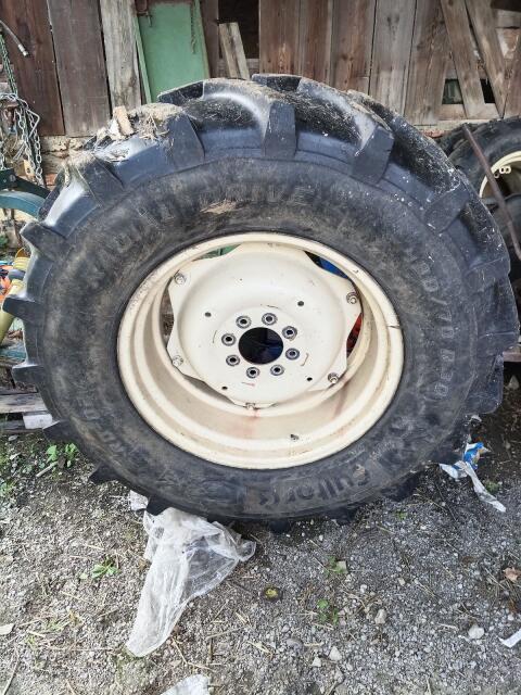 Bereifung mit Felgen für Lamborghini 674-70