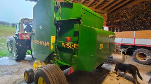John Deere 570 Rundballenpresse