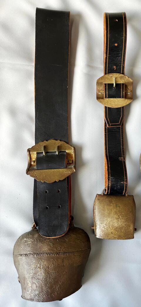2 Stk. Kuhglocken Kuhschellen mit Riemen