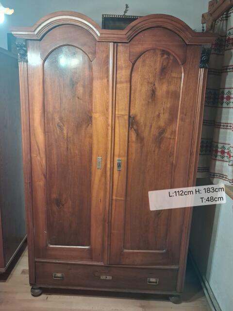 Vollholz Schrank