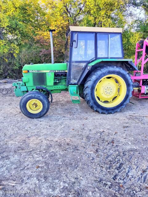 John Deere 1640
