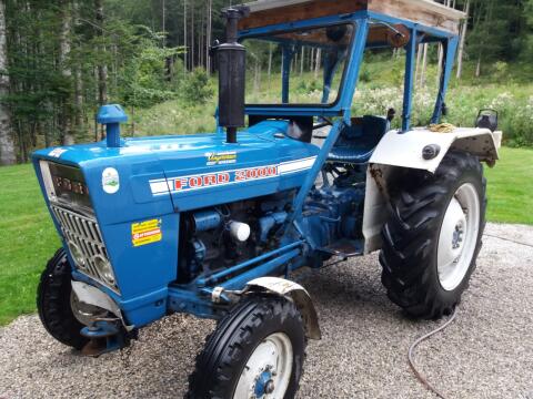 Traktor Ford 2000