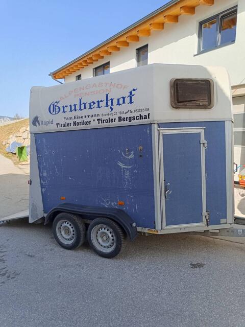 Humbaur Pferdeanhänger HP2000