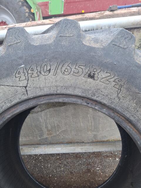 Traktorreifen 440/65 R24