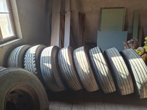 Anhängerreifen 315/80R22.5 auf Doppelreifenfelge