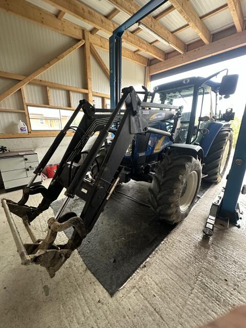 New Holland T5060
