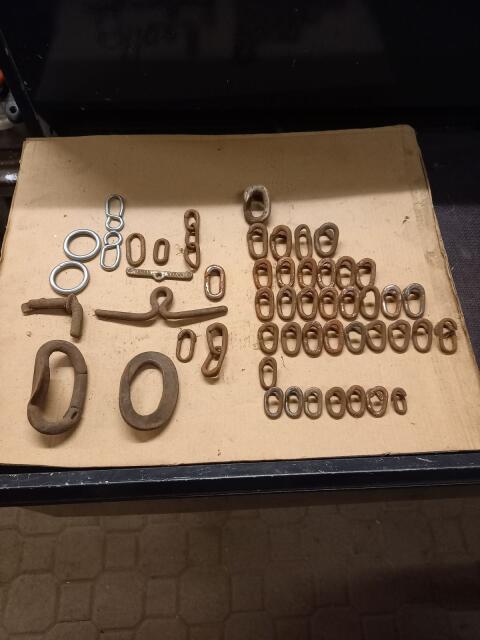 Verschiedene Notglieder und Ringe