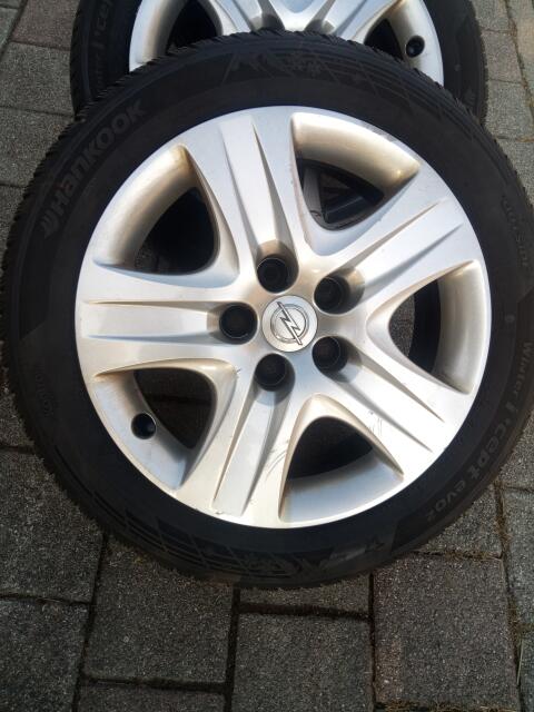 Winterreifen Opel Insignia auf Stahlfelge