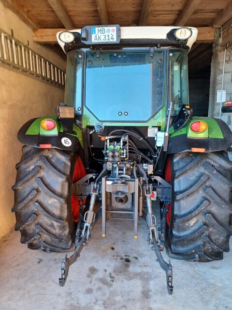 Claas Elios 210 (optisch Fendt Vario)