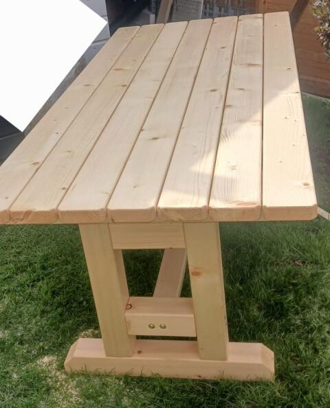 Gartentisch