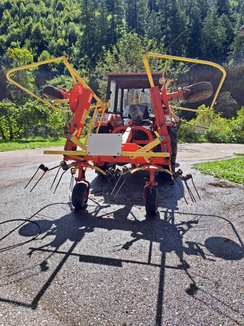 Kreisler Unifarm CW440 und Schwader Unifarm CR300