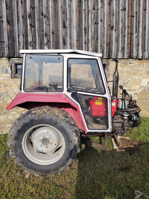 Unfalltraktor Massey Ferguson 263