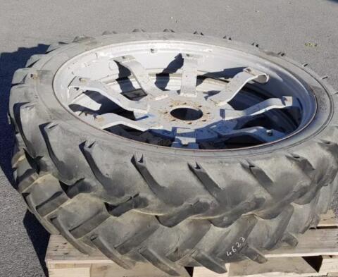 Dunlop 9.5R44