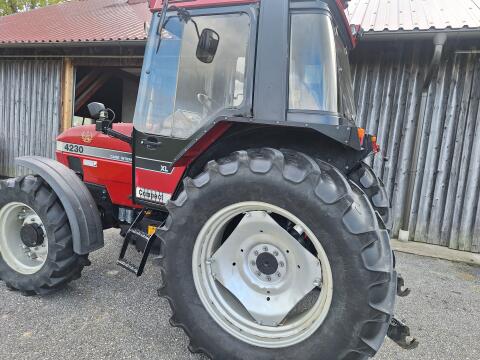 Case 4230 Traktor