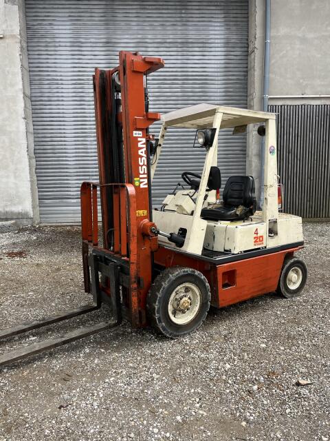 Nissan Dieselstapler EH02