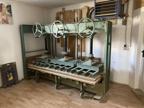 Furnierpresse günstig abzugeben