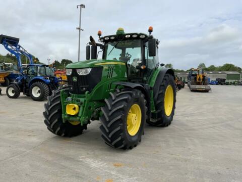 2016 John Deere 6215R