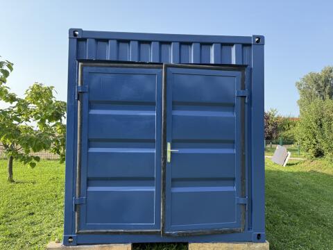 Container isoliert 6,75 m lang