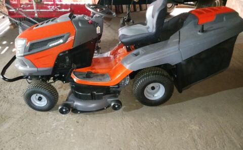 Rasentraktor TC242TX