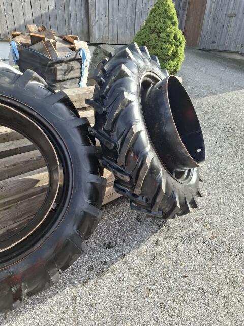 Gebrauchte Zwillingsräder 12.4 R36, 4 Schnellverschlüsse