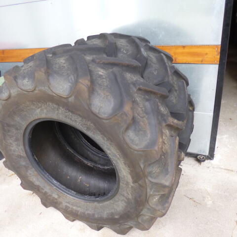 Reifen BKT 420/85R24