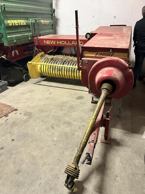 Kleinballenpresse New Holland 366