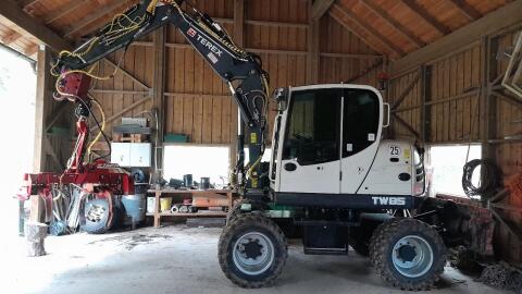 Terex Mobilbagger TW85 mit Tapio Schubharvester