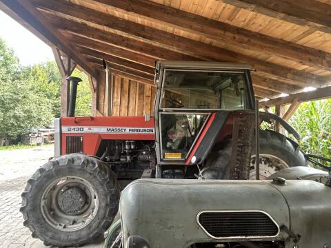 Massey Ferguson Traktor 2430