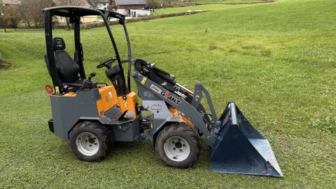 Giant 1200 Kompaktradlader