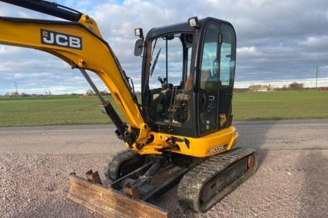 Mini-Bagger JCB 8035ZTS mit Tiltrotator Engcon EC05B