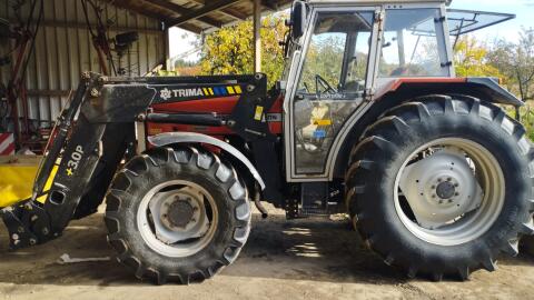 Massey Ferguson 390 T MF Schlepper mit Frontlader