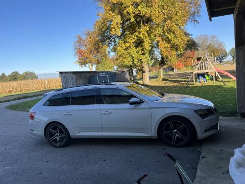 Skoda Superb neues ÖAMTC Pickerl